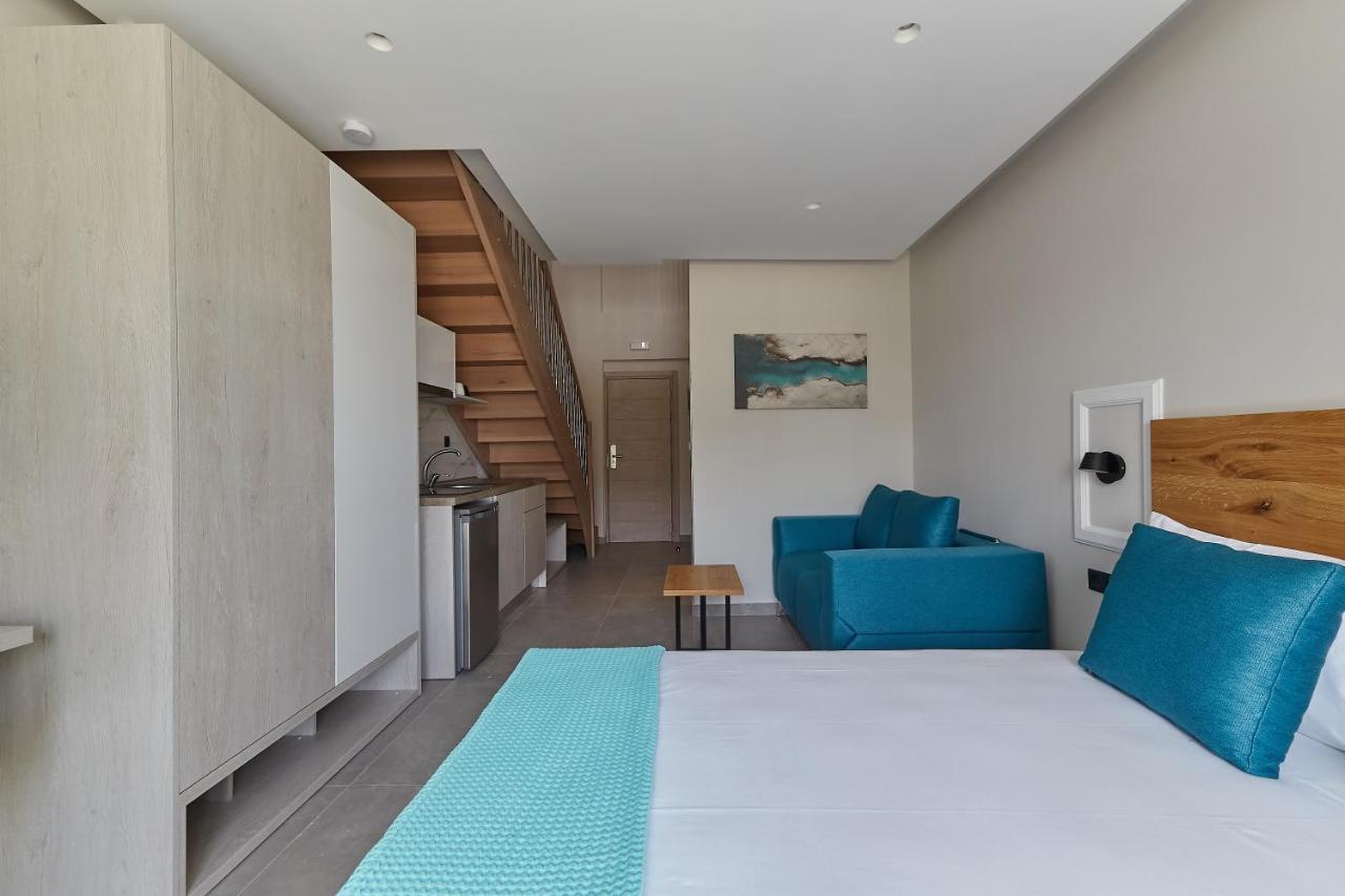 Albatros Luxury Suites Nea Vrasna Exterior foto