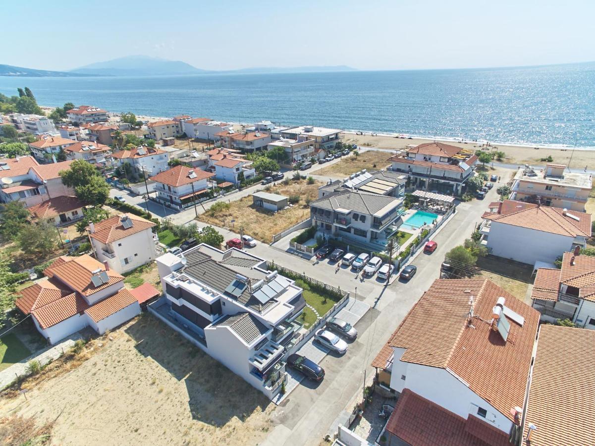 Albatros Luxury Suites Nea Vrasna Exterior foto